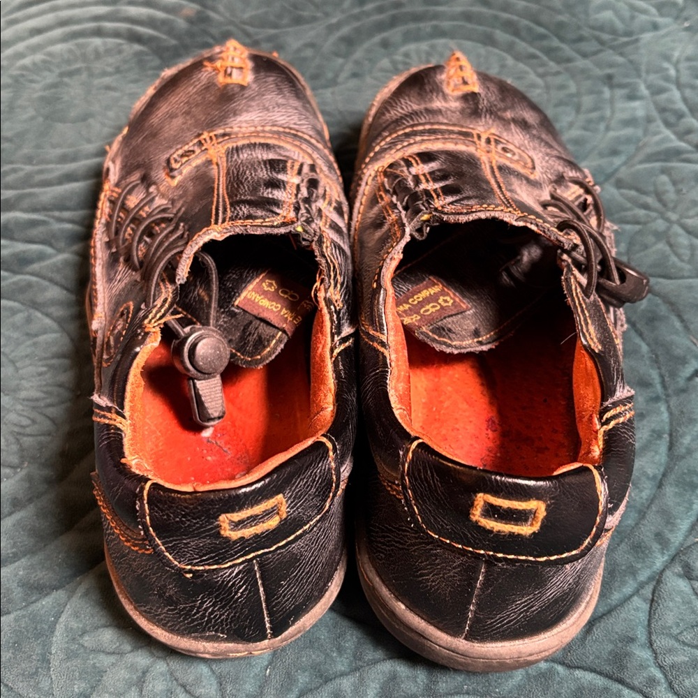 Black and Orange Casual Shoes - Picture 3 of 11